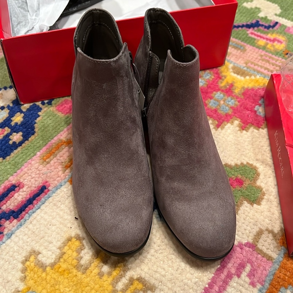 NWT Kim Rogers Gray Boots size 7